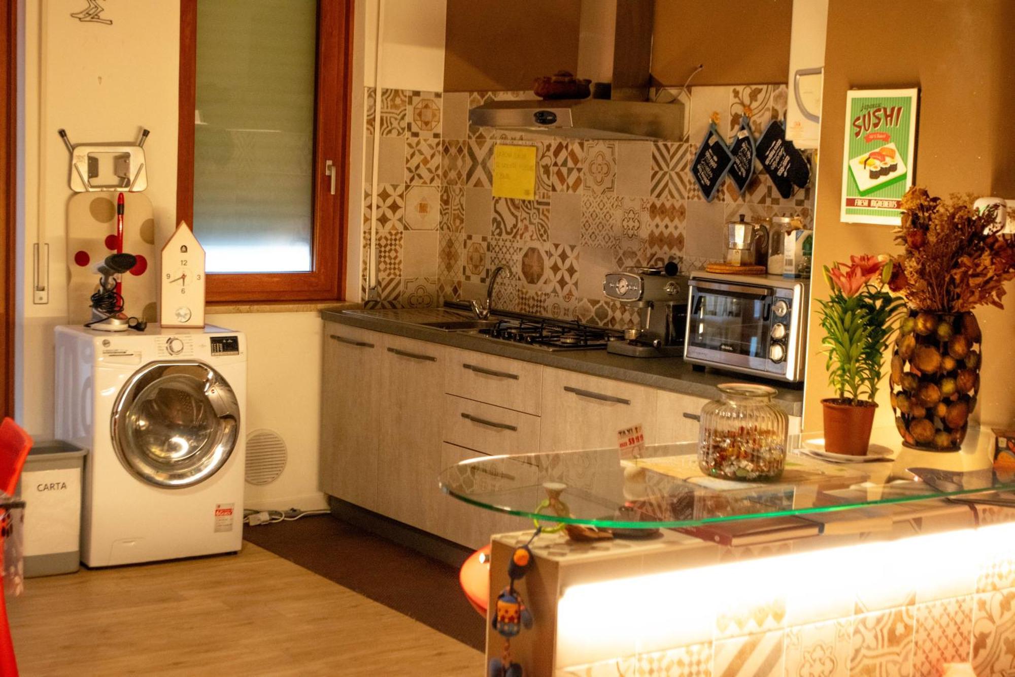 Bed and Breakfast Emmanueli65 Fronte Clinica Per 4 Matrimoniale E Castello Plasencia Exterior foto